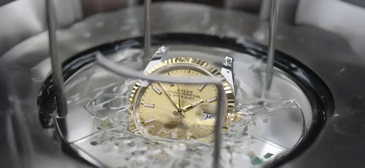 Rolex Uhr bei der Reinigung