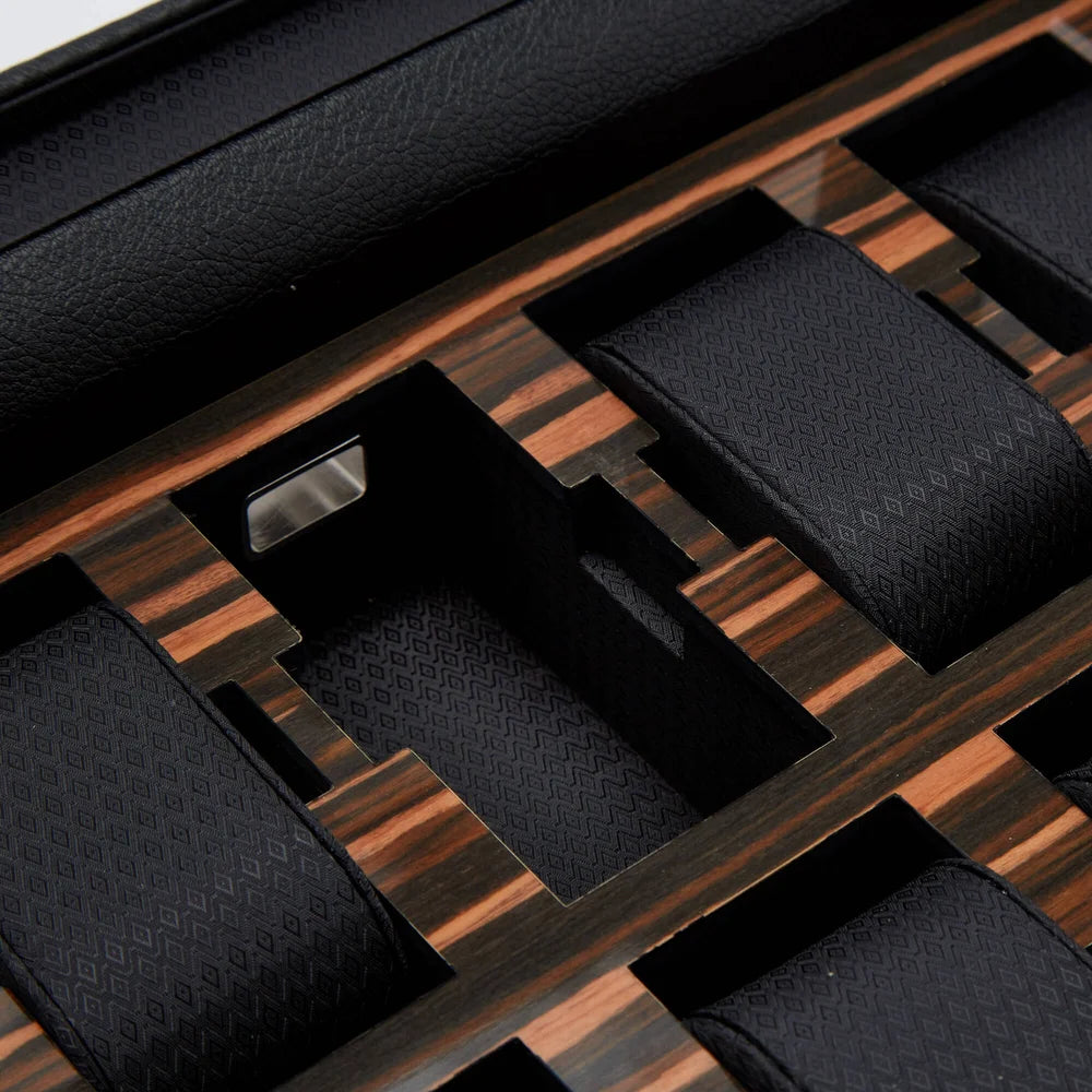 Roadster Box 10 Uhren – High-Class Uhrenaufbewahrung für Herren, ikonisches Design, edle Materialauswahl, maximale Sicherheit und stilvolle Inszenierung für Luxusuhren, erhältlich bei Juwelier und Goldschmied Schroll in Kitzbühel Tirol oder online.