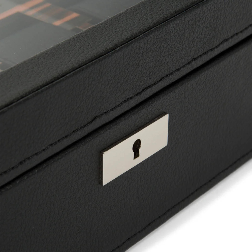 Luxus-Uhrenbox Roadster für Herren – Platz für zehn exklusive Sammleruhren, maskulines Signature-Design, handgefertigte Premium-Qualität, ideales Investment-Piece für anspruchsvolle Connaisseurs, erhältlich bei Juwelier und Goldschmied Schroll in Kitzbühel Tirol oder online.