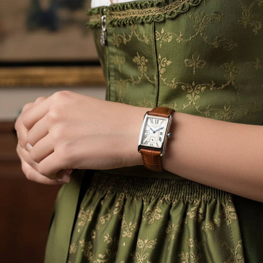Longines DolceVita Damenuhr Beige – Schweizer Luxus, elegantes Design, Saphirglas bei Juwelier Schroll in Tirol