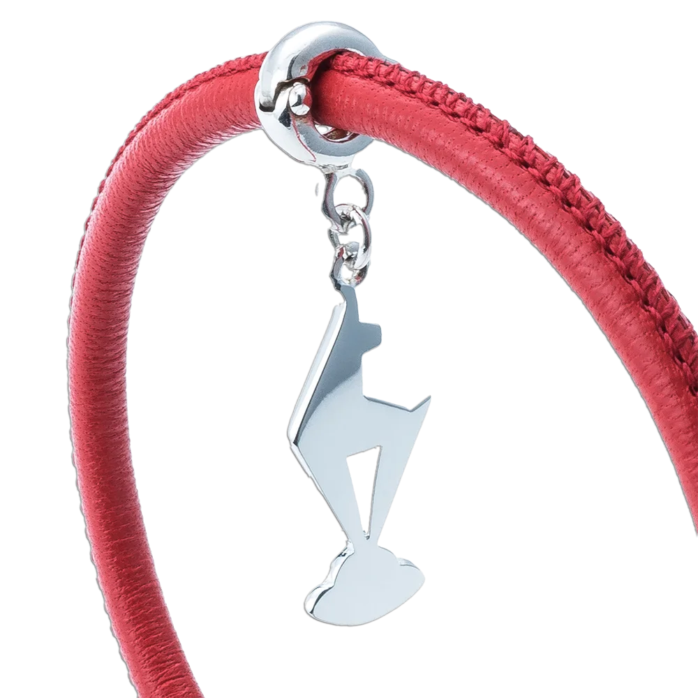 KitzSpirit® einfaches Nappalederarmband mit Gams-Anhänger in Rot – Handgefertigtes Schmuckstück im Kitzbühel-Stil, ideales Souvenir oder Geschenk, exklusiv bei Goldschmiede Schroll in Tirol erhältlich
