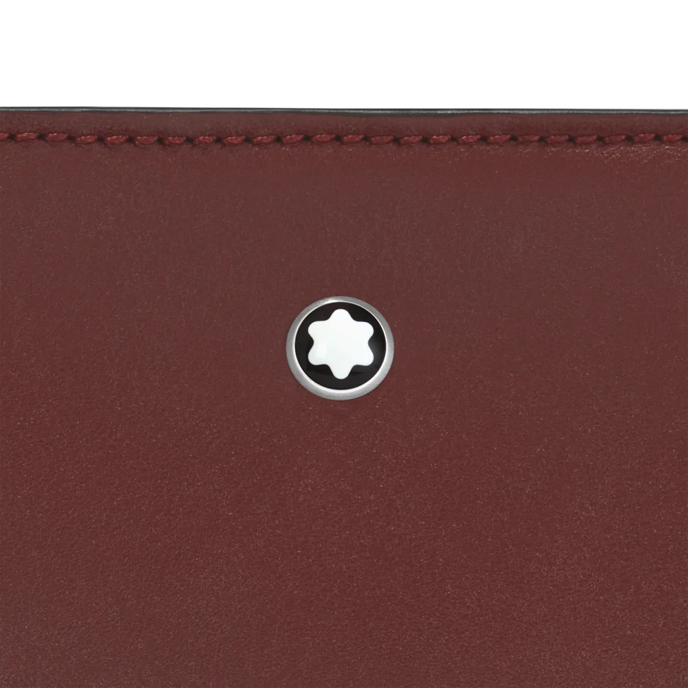 Premium Leder-Pochette Montblanc – bordeauxrotes Design, abnehmbare Handgelenkschlaufe, High-End Accessoire, Montblanc Boutique Kitzbühel