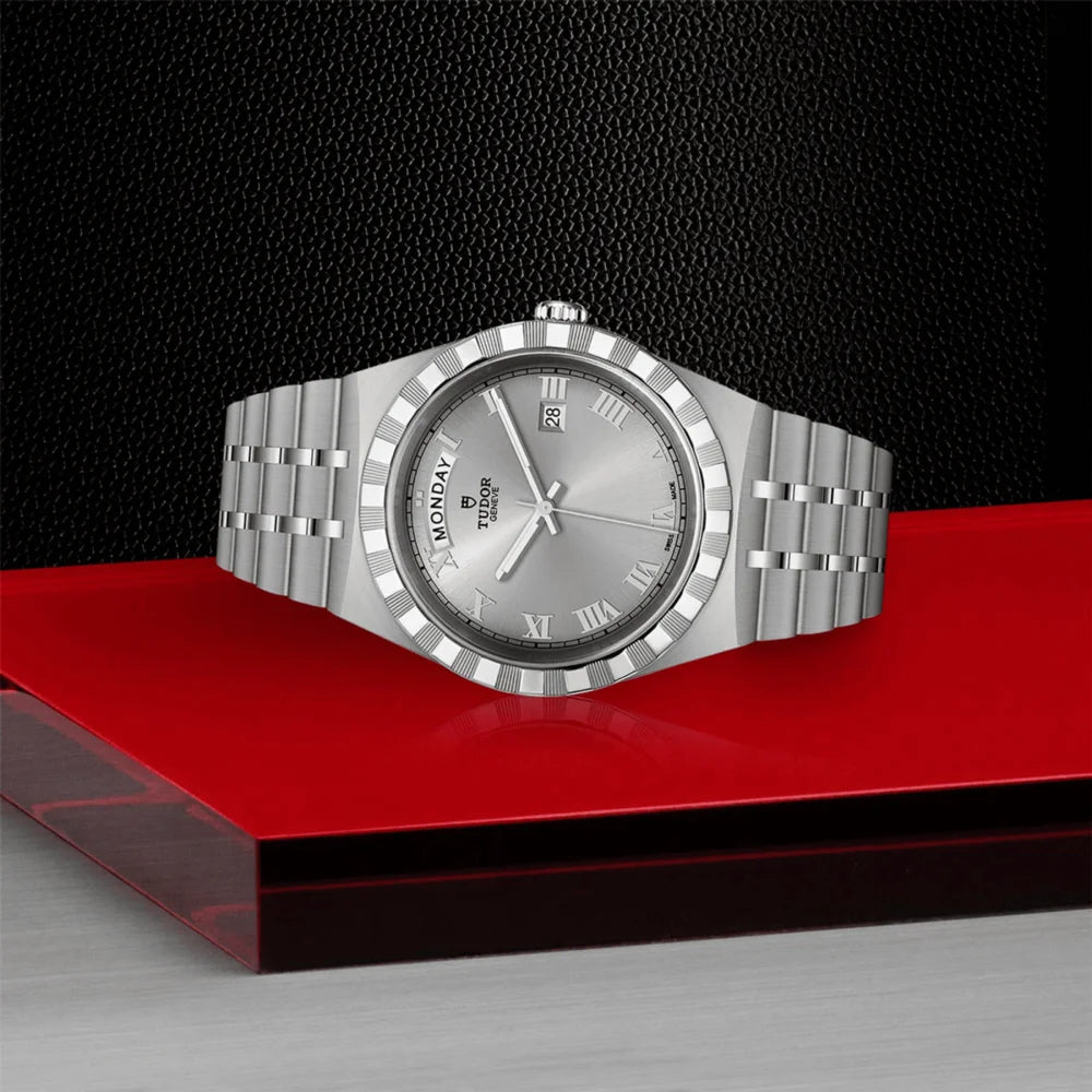 Tudor Royal – Schweizer High-End Herrenuhr mit silbernem Zifferblatt, Automatikwerk, Edelstahlarmband, Datums- und Wochentagsanzeige, jetzt mit exklusiver Beratung im Uhrengeschäft Schroll Tirol – herausragende Option als erste Uhr für Ihre Uhrensammlung