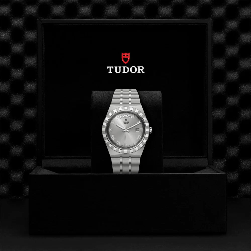 Luxuriöse Tudor Royal Automatik – Premium Schweizer Herrenuhr mit silbernem Zifferblatt, Edelstahlgehäuse, Automatikwerk, Saphirglas, Datums- und Wochentagsanzeige, im Uhrengeschäft Schroll Tirol inklusive individueller Fachberatung kaufen – perfekter Einstieg in die Welt der Luxusuhren