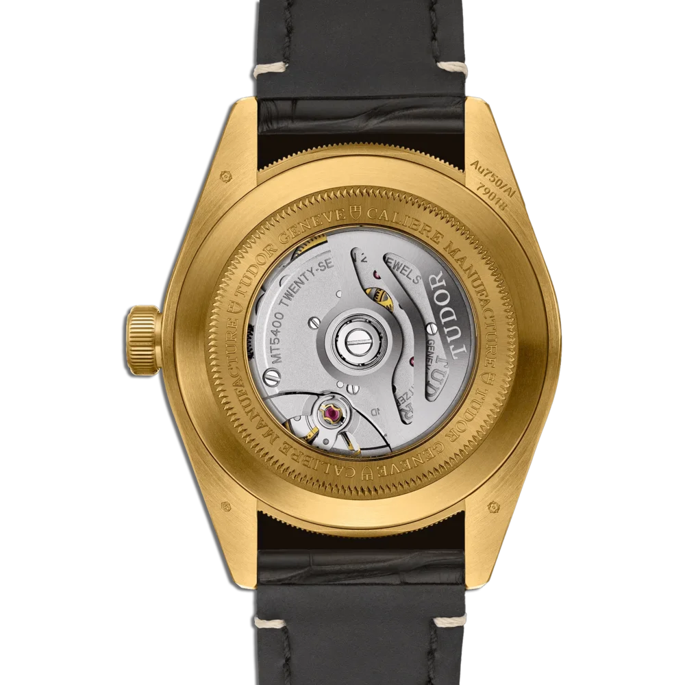 Premium Tudor Black Bay 58 18K – Schweizer Luxus-Automatik Herrenuhr aus massivem Gold mit grünem Zifferblatt, Lederarmband und Zusatzband, im Uhrengeschäft Schroll Tirol mit umfassender Beratung erhältlich – eine exklusive Geschenkidee für den Mann