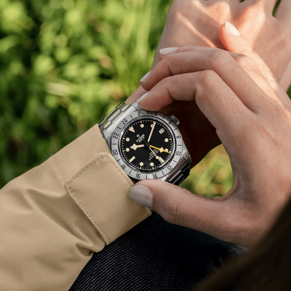 Exklusive Tudor Black Bay Pro Automatik – Edelstahlarmband, schwarzes Zifferblatt, Schweizer Luxus-GMT Uhr mit Automatikwerk und sportlich-elegantem Design, jetzt im Uhrengeschäft Schroll Tirol mit persönlicher Beratung entdecken