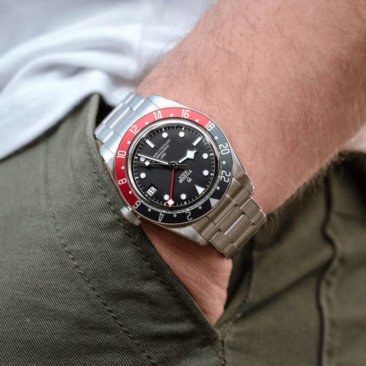 Tudor® Black Bay GMT Ziffernblatt schwarz
