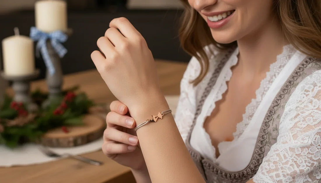 KitzSpirit® Glücksarmband Grau mit Gams-Anhänger aus 750 Gelbgold – Handgefertigtes Designerarmband, exklusives Kitzbühel-Accessoire, inspiriert von alpiner Symbolik und meisterhafter Handwerkskunst