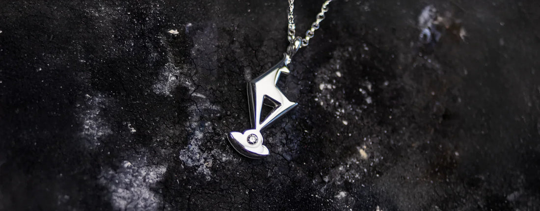 Ankerkette mit Anhänger aus hochwertigem Material, elegant und modern designt, exklusiv vom Juwelier Schroll in Kitzbühel – ein stilvolles Andenken und besonderes Schmuckstück für jeden Anlass.