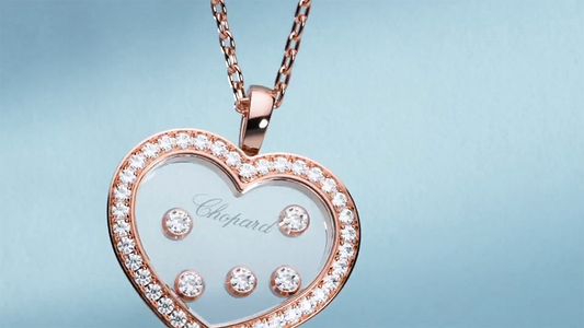 ©Chopard Collection mit Herzen und funkelnden Diamanten