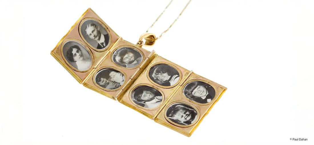 Goldenes Medaillon mit Foto