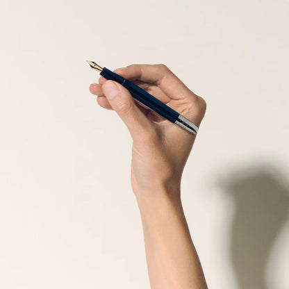 Luxus Füllfeder Montblanc Meisterstück In 80 Tagen um die Welt mit 14-karätiger 585 Goldfeder punziert 14 11 und 21 12 online sicher kaufen