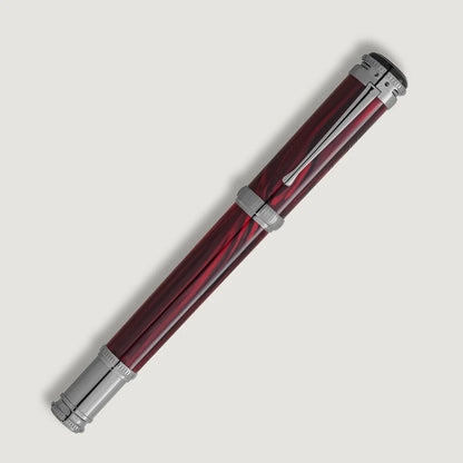 Limitierter Montblanc Füllfederhalter mit 750er Goldfeder und Vampirbiss-Design