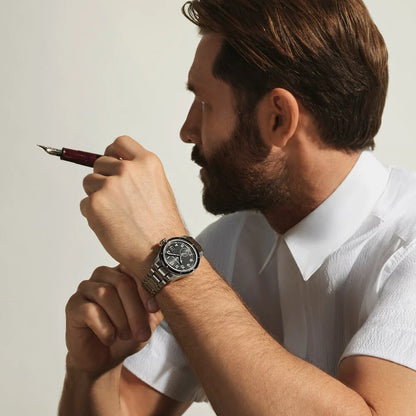 Montblanc 1858 Small Second 0 Oxygen mit Edelstahlarmband sportliche Luxus Armbanduhr für Outdoor Abenteuer und Bergtouren sicher im Online Shop der Montblanc Boutique bestellen
