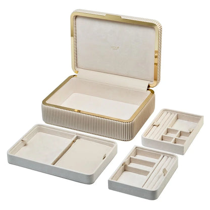 WOLF 1834 - Bella Medium Schmuckschatulle hochwertige Schmuckbox mit goldfarbenem Innenrahmen und innovativer Facheinteilung im Juwelier Tirol Shop entdecken