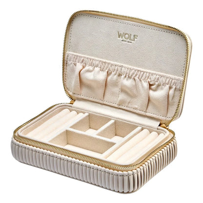Veganes Schmuckkästchen Bella mit 2 Ringrollen, 2 elastischen Deckeltaschen und goldfarbenen Beschlägen bei Juwelier Schroll Tirol