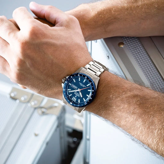Titan Herrenuhr Festina F20698/2 mit Mineralglas und Kalenderfunktion