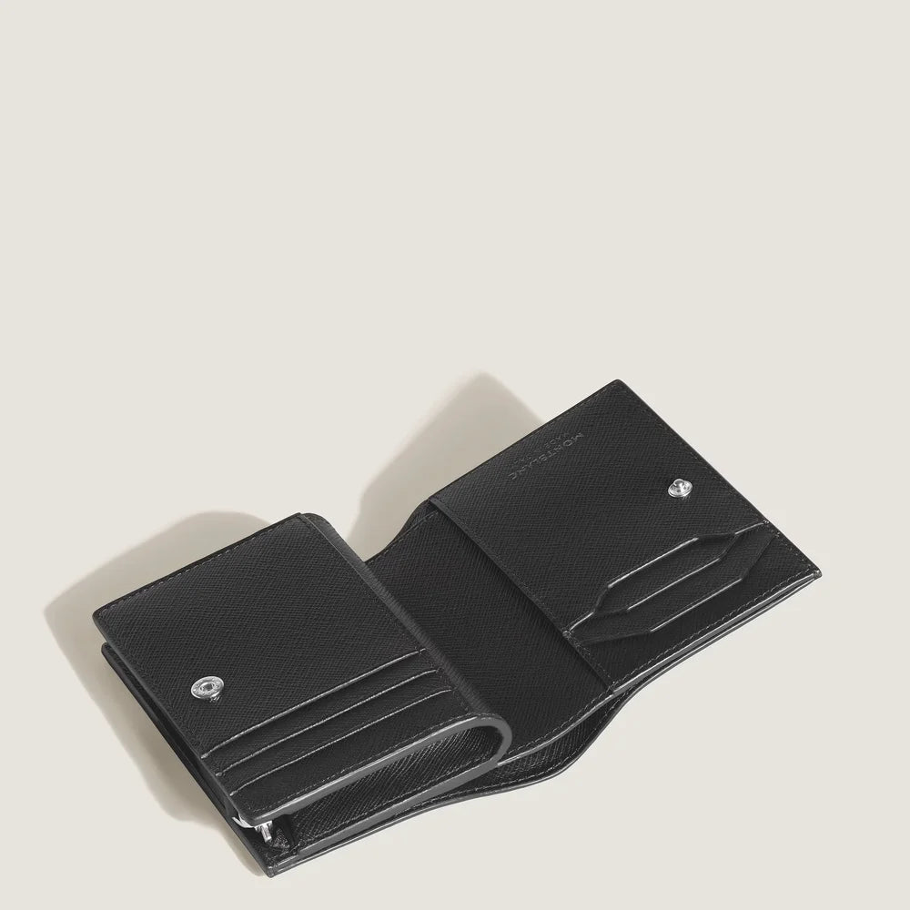Geöffnete Montblanc Brieftasche mit sechs Kreditkartenschlitzen