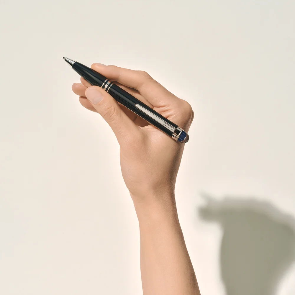 Exklusiver Montblanc Kugelschreiber mit platiniertem Clip und StarWalker Emblem