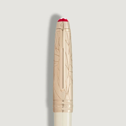 Montblanc Romeo & Juliet Doué Füllfederhalter Produktaufnahme elfenbeinfarbener Korpus vergoldeter Clip und ikonisches Montblanc Design für exklusive Schreibkultur in Kitzbühel Tirol