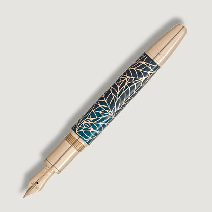 Luxuriöser Montblanc Romeo & Juliet Solitaire Füllfederhalter mit handgefertigter Goldfeder und vergoldetem Blattmotiv hochwertiges Geschenk für Liebhaberinnen und Liebhaber großer Literatur