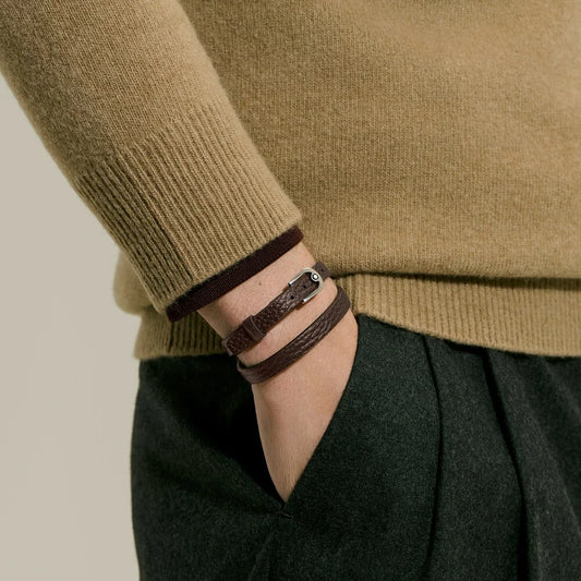 Hufeisenförmige Schließe des Montblanc Armbands mit Montblanc Emblem