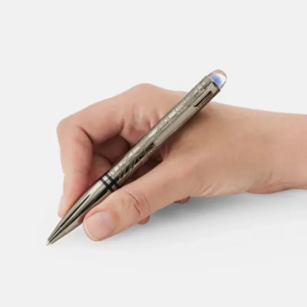 Blauer und silberner Montblanc Kugelschreiber als exklusives Geschenk