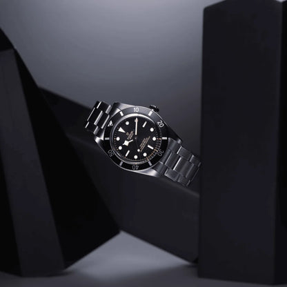 Tudor®  Black Bay 54 Ziffernblatt schwarz